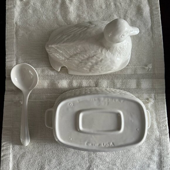 Duck Whittier Soup Tureen with Ladle Complete Set - Used - Picture 3 of 4
